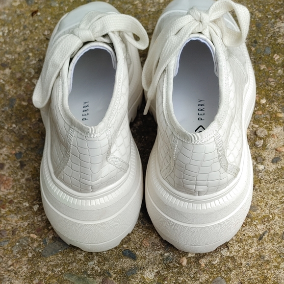 katy Perry Geli Solid Sneaker SZ.5.5 - Picture 3 of 8